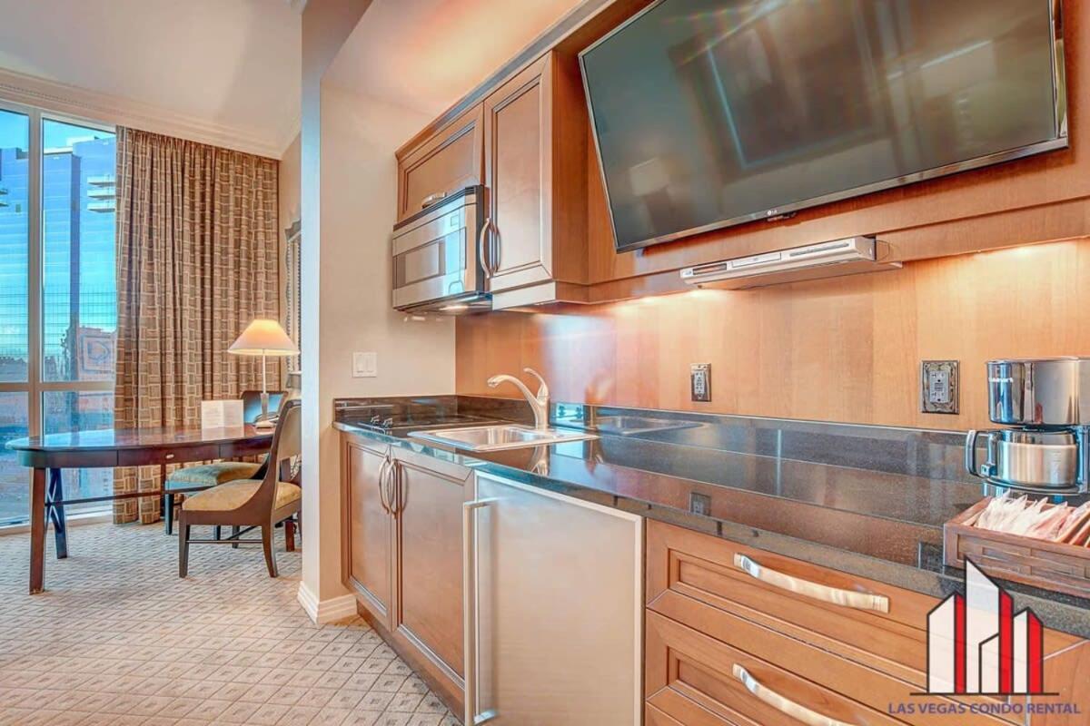 Mgm Signature-34-803 F1 Track & Strip View Holiday home